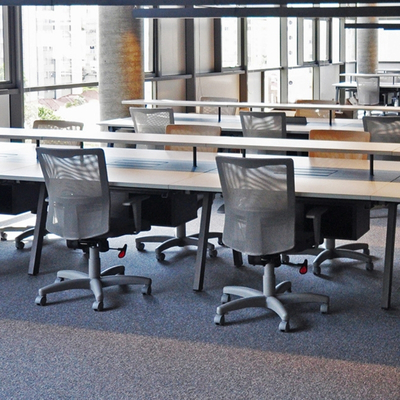 A estética do tempo: escritórios que envelhecem bem